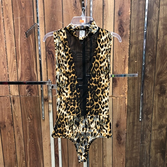 Tops - Leopard bodysuit
